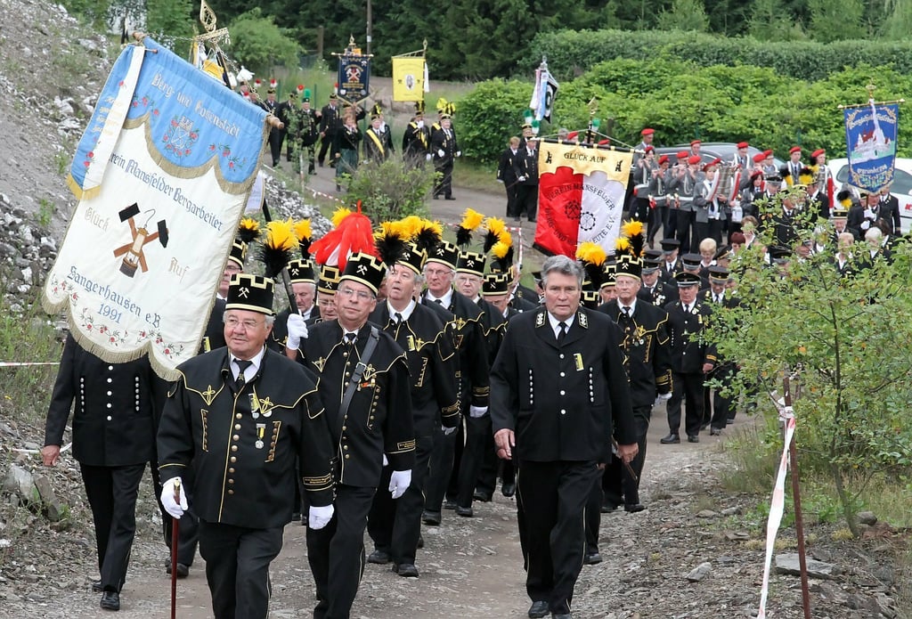 Diesen Festumzug der Bergleute gab es im Jahr 2012 zum 25. Jubiläum des Bergbaumuseums in Wettelrode.