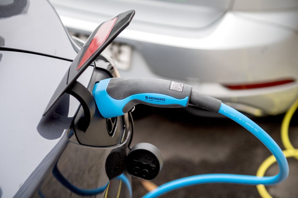 Einmal vollladen: Was das gerade kostet, haben viele beim E-Auto nicht immer sofort auf dem Schirm.
