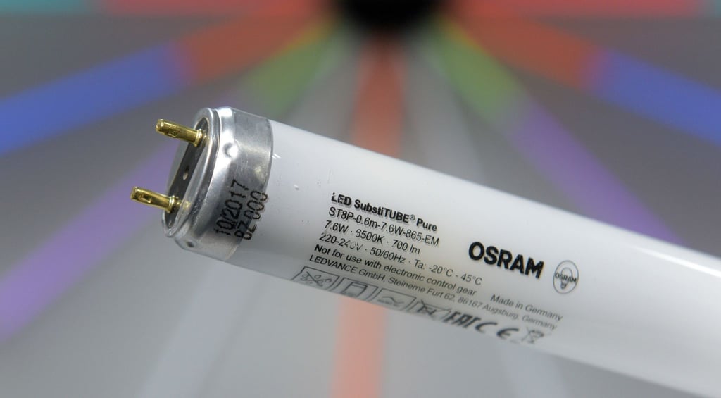 Retrofit nennen sich LED-Lampen, die die Form anderer Leuchtmittel wie etwa einer Leuchstofflampe haben und diese so einfach ersetzen können.