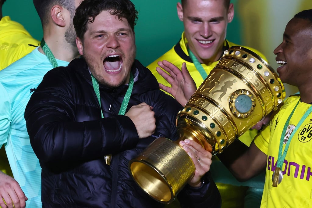 Trainer Edin Terzic will erneut mit den Dortmundern den Pokal gewinnen.