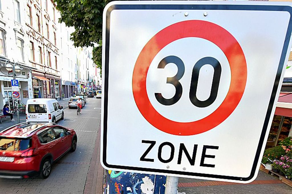 Kommunen sollen selbst entscheiden dürfen, wo sie Tempo 30 anordnen.
