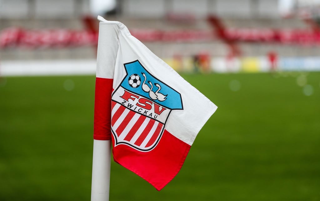 Das Logo des FSV prangt auf der Eckfahne im Stadion.