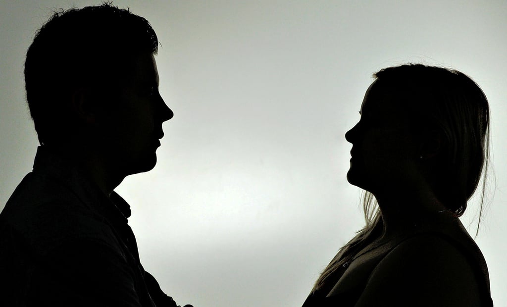 Bipolare Störungen äußern sich in anlasslosen starken Stimmungsschwankungen – praktisch zwei Gesichtern.