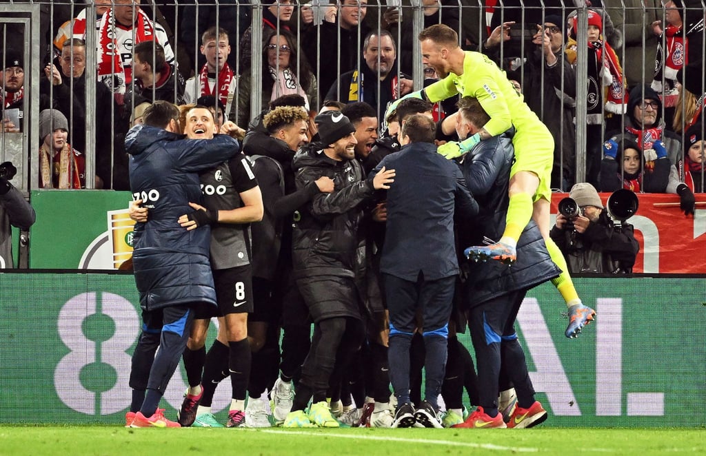 Der SC Freiburg steht nach dem Last-Minute-Sieg beim FC Bayern im Pokal-Halbfinale.