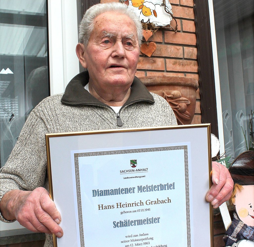 Hans Heinrich Grabach ist von der Handwerkskammer in Halle mit dem diamantenen Meisterbrief als Schäfermeister gewürdigt worden.