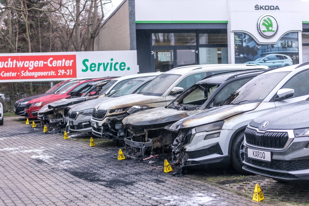 Bereits Ende März hatten mehrere Fahrzeuge auf dem Gelände eines Leipziger Autohändlers gebrannt.