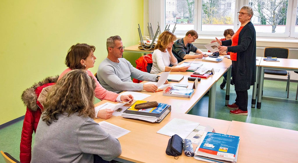 Englisch-Büffeln mit Spaß: im Volkshochschul-Kurs von Lydia Müller-Mosebach ist das kein Problem.