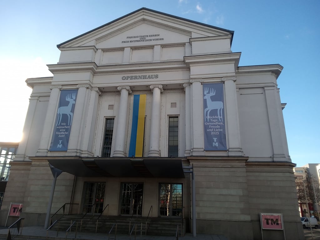 Das Opernhaus des Theaters Magdeburg verfügt über das Wagner-Foyer - und dort ist am Dienstag Cosima Wagner Thema.