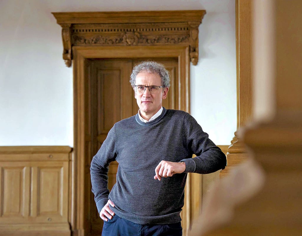 Schriftsteller und Literaturwissenschaftler Dirk Oschmann sorgt derzeit mit seinem Buch „Der Osten: eine westdeutsche Erfindung“ bundesweit für viele Debatten.