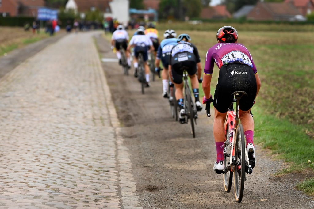 Das Frauen-Rennen bei Paris-Roubaix ist in diesem Jahr von 125 auf 145 Kilometer verlängert worden.