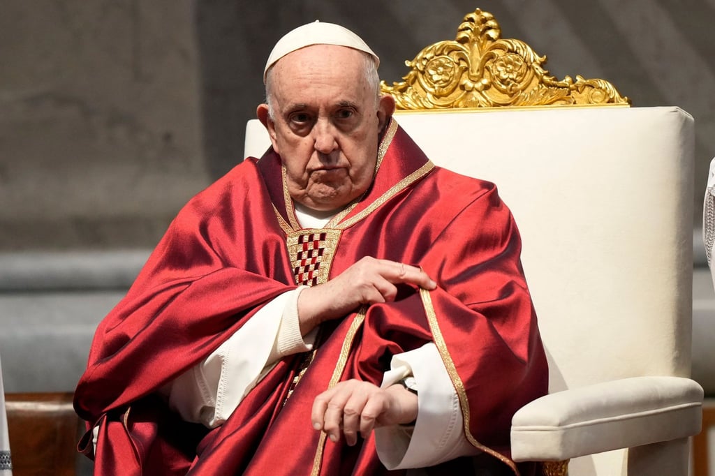 Papst Franziskus in der Passionsmesse am Karfreitag im Petersdom.