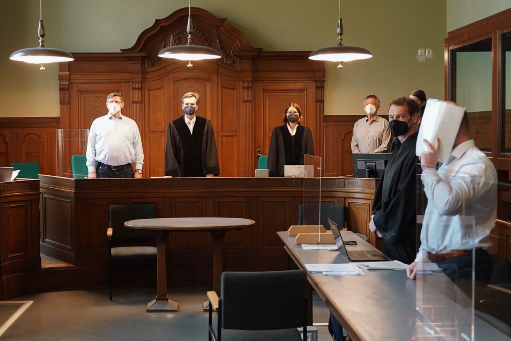 Im Saal 501 des Kriminalgerichts Moabit findet eine Verhandlung unter Beteiligung von Schöffen statt.