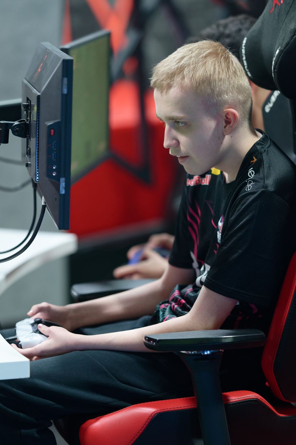 Zwei Jahre in Folge gewann Vejrgang mit RB Leipzig die Clubmeisterschaft der FIFA VBL.