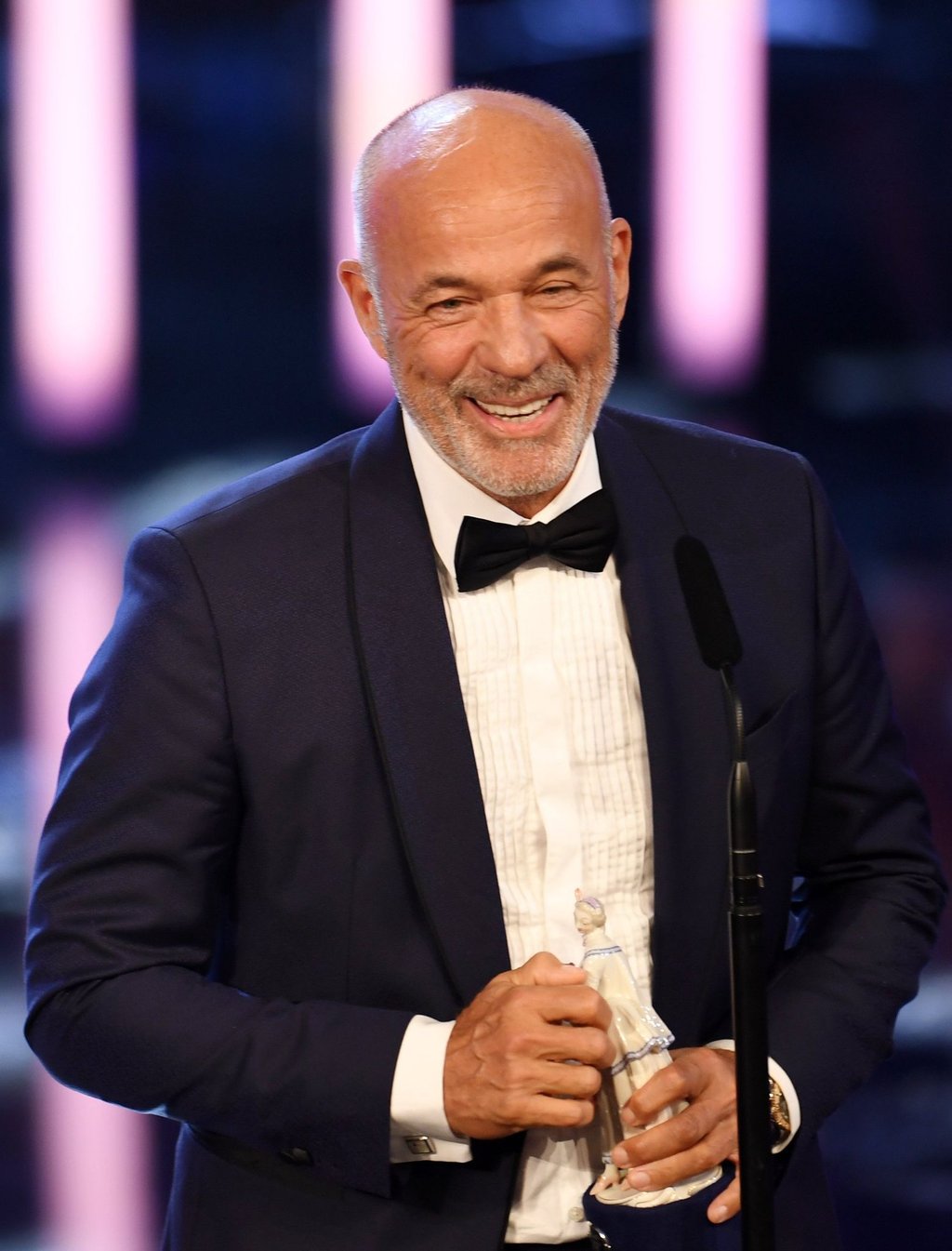 Der Schauspieler Heiner Lauterbach freut sich bei der Verleihung des Bayerischen Filmpreises im Prinzregententheater über seine Auszeichnung (2020). Jetzt wird er 70.