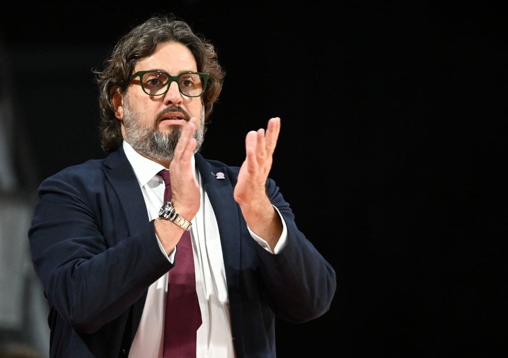 Bayern-Trainer Andrea Trinchieri sah einen deutlichen Sieg seiner Mannschaft in Würzburg.