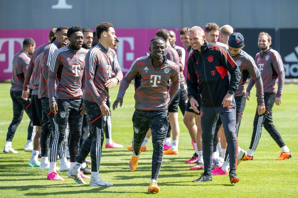 Feierte am Ostermontag seinen 31. Geburtstag: Sadio Mané (M).