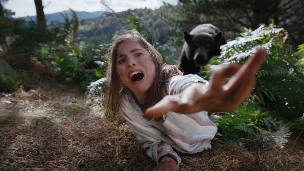 Der Wald ist ein gefährlicher Ort: Elsa (Hannah Hoekstra) und der Bär.