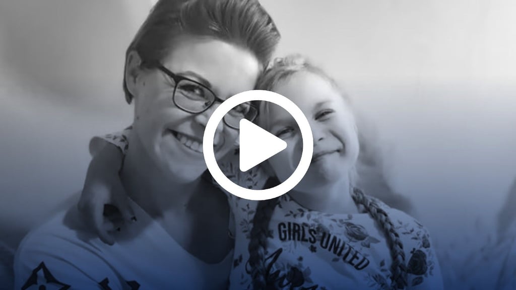 Sarah Geschwandtner und ihre Tochter Amy. Bei der Neunjährigen wurde kurz nach der Geburt das Deletionssyndrom 22q11.2 diagnostiziert.