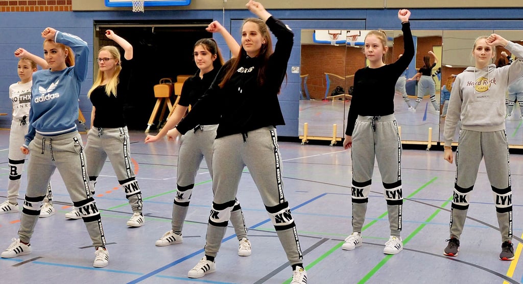 Erstmals nahm die Tanzgruppe des Schwanebecker Sportvereins an der Dance-Gala in Berlin teil. Hier ist die Gruppe bei einer Probe in Schwanebeck zu sehen.