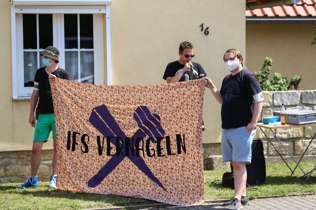 Gegen die Akademien des IfS gibt es regelmäßig Protest vor Ort.