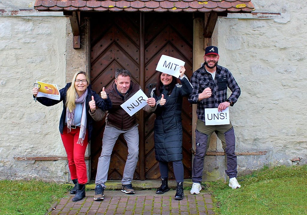 Grit Matz, Stefan Schmidt, Judith Born und Patrick Höldtke (von links) wollen in der Spielshow um den Gewinn kämpfen.