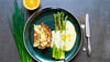 Ein Hauch von Frühling zaubert Food-Blogger Manfred Zimmer mit grünem Spargel, Orangensauce und Eierkuchen auf den Teller.
