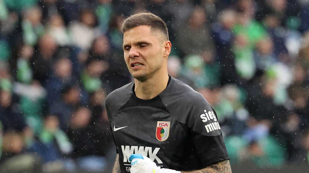 FCA-Stammkeeper Rafał Gikiewicz laboriert an einer Schulterblessur.