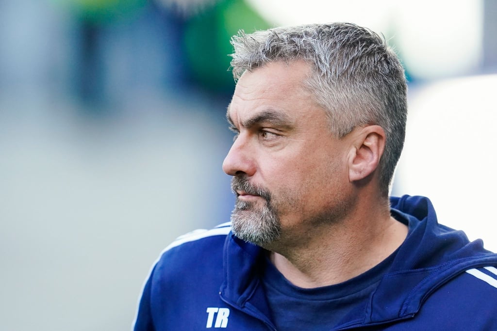 Schalkes Trainer Thomas Reis kommt ins Stadion.