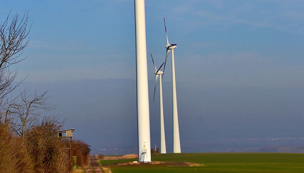 Am Speckberg nahe Gröningens werden sich bald mehr und deutlich höhere Windräder drehen. Foto: Yvonne Heyer