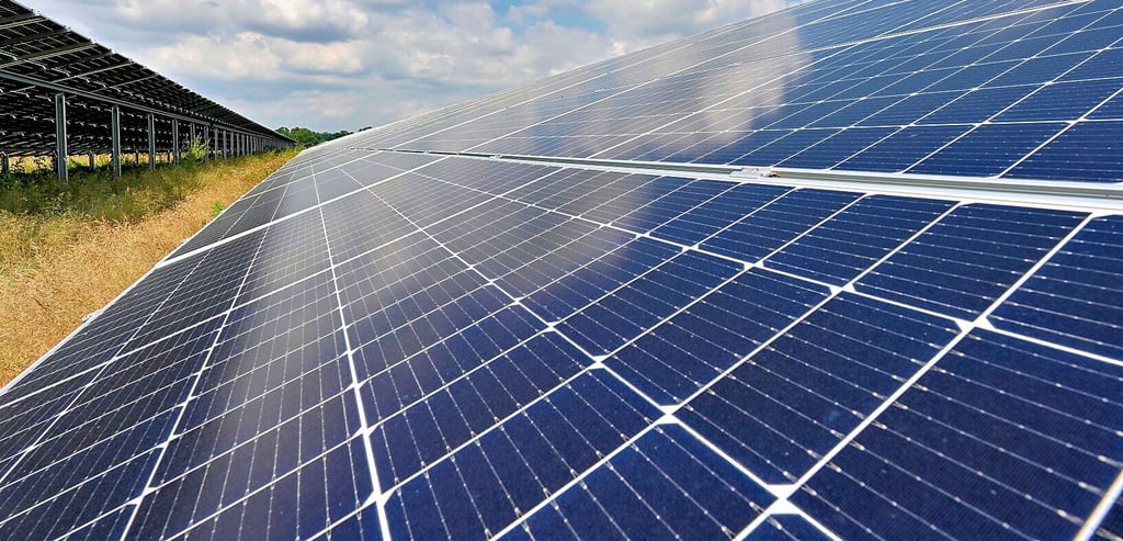 Bis zu Prozent der Gesamtfläche der Gemeinde Elbe-Parey können nun für Freiflächen-Photovoltaikanlagen genutzt werden. Über solche Projekte muss allerdings als Einzelfälle entschieden werden.