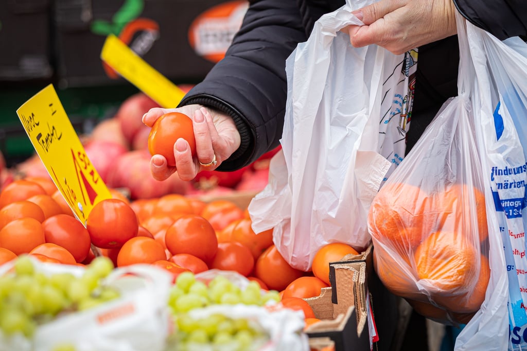 Sehr gerne werden auf Wochenmärkten Obst und Gemüse gekauft.