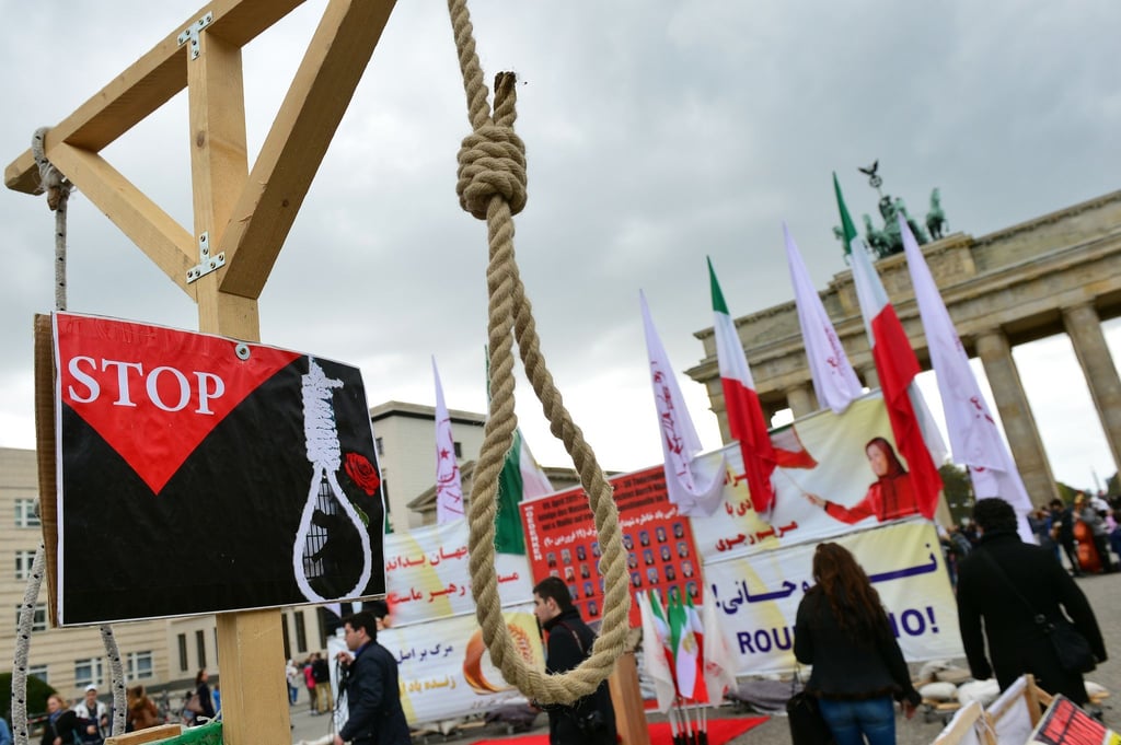 Iraner in Berlin protestieren gegen die Anwendung der Todesstrafe in ihrem Heimatland (Archivbild).