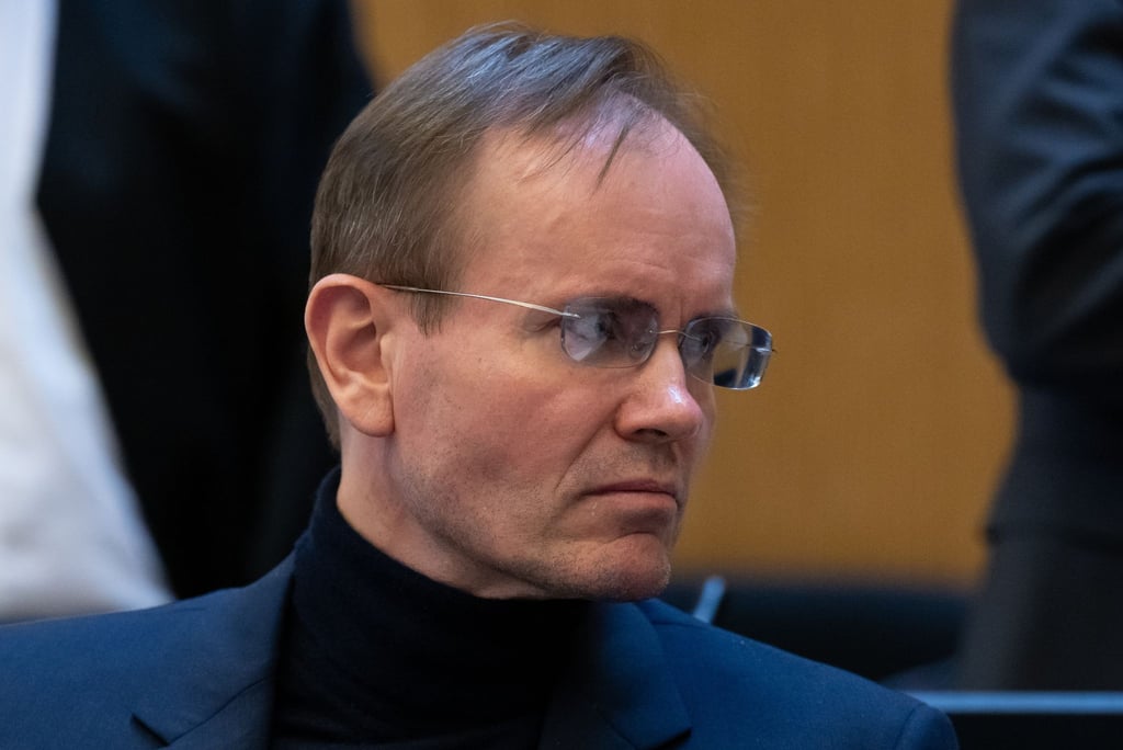 Der frühere Wirecard-Vorstandschef Markus Braun vor Beginn der Fortsetzung im Wirecard-Prozess im Gerichtssaal.