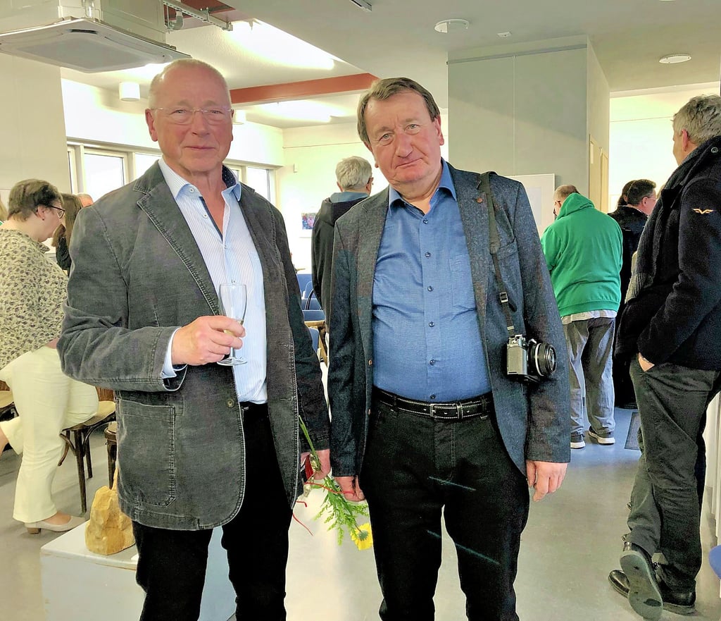 Fotos von Jürgen Vogel (l.) und Wolfgang Kubak (r.) von den Defa-Filmtagen zeigt der „Tiefe Keller“ in Merseburg.
