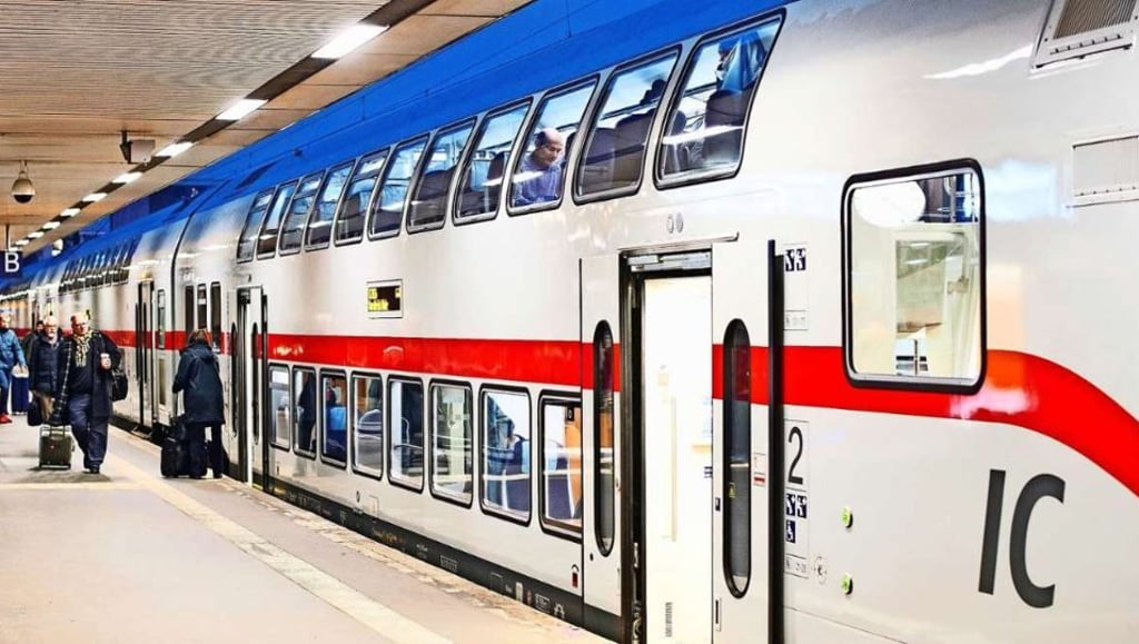 Rundumschlag im Fahrplan der Deutschen Bahn (DB): In Magdeburg sollen zukünftig mehr IC-Verbindungen starten. Das Angebot wird ab Dezember für Fahrgäste zur Verfügung stehen. Symbolbild: