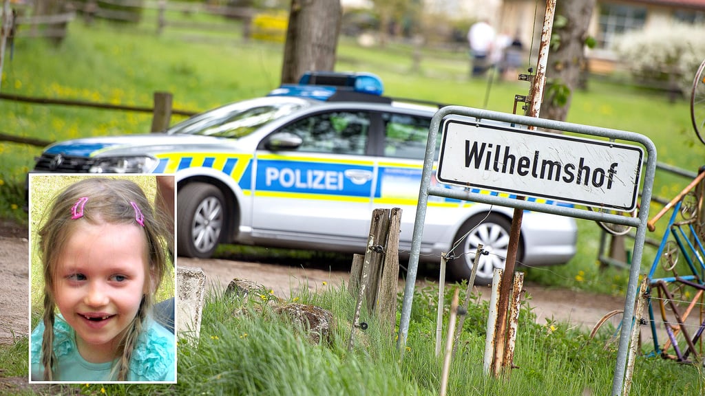 Im Mai 2015 verschwand Inga spurlos bei einem Familienausflug. Eine beispiellose Suchaktion begann – ohne Ergebnis. Immer wieder rückten Polizei, Spürhunde und Taucher aus, um neue Hinweise zu finden.