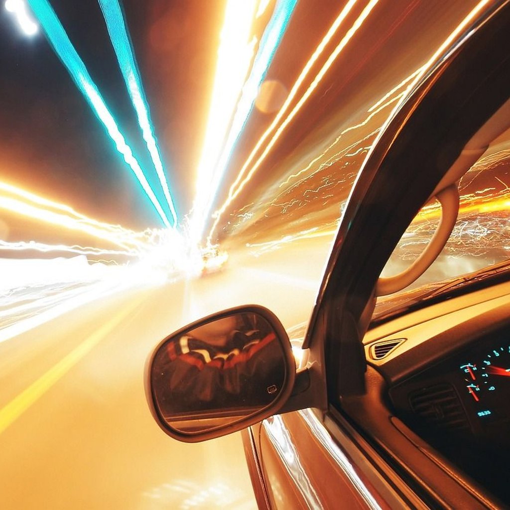 Raser und Temposünder sollten sich am Freitag, 21. April, vorsehen. Dann plant die Polizei in Sachsen-Anhalt einen sogenannten Speedmarathon, bei dem viele Blitzer zum Einsatz kommen sollen. Symbolbild: