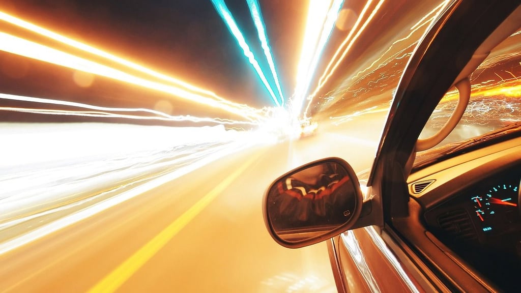 Raser und Temposünder sollten sich am Freitag, 21. April, vorsehen. Dann plant die Polizei in Sachsen-Anhalt einen sogenannten Speedmarathon, bei dem viele Blitzer zum Einsatz kommen sollen. Symbolbild: