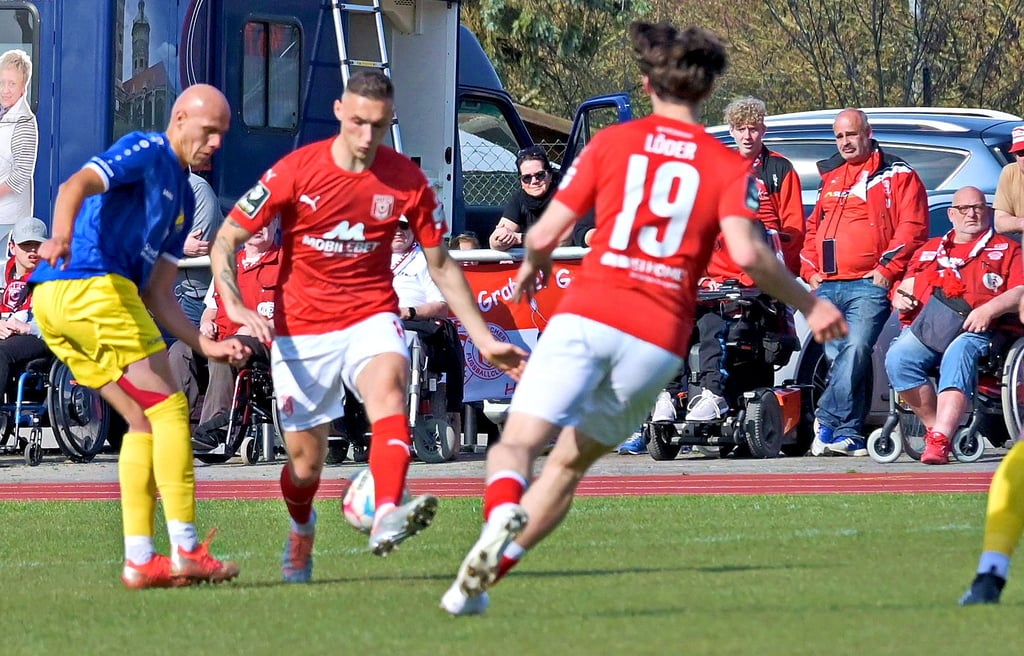 Carlos Romero (links) wusste gegen den HFC im Pokal durchaus zu gefallen.