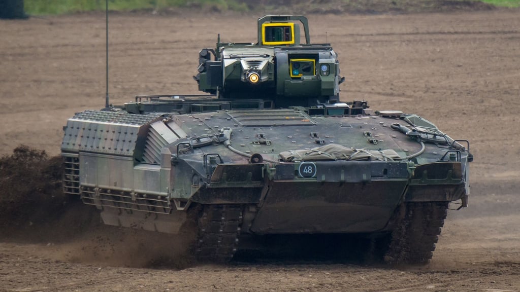 im Gefechtsübungszentrum des Heeres (GÜZ) bei Gardelegen sind im Februar zwei Puma-Panzer mit hoher Geschwindigkeit zusammengestoßen.