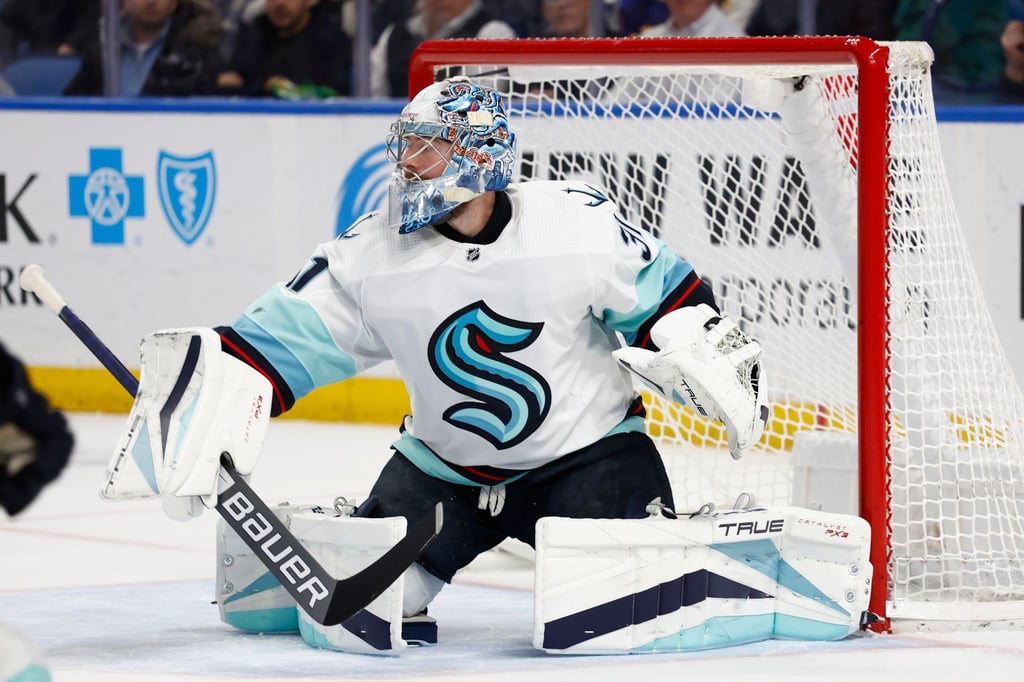 Torwart Philipp Grubauer hat sich mit den Seattle Kraken für die NHL-Playoffs qualifiziert.
