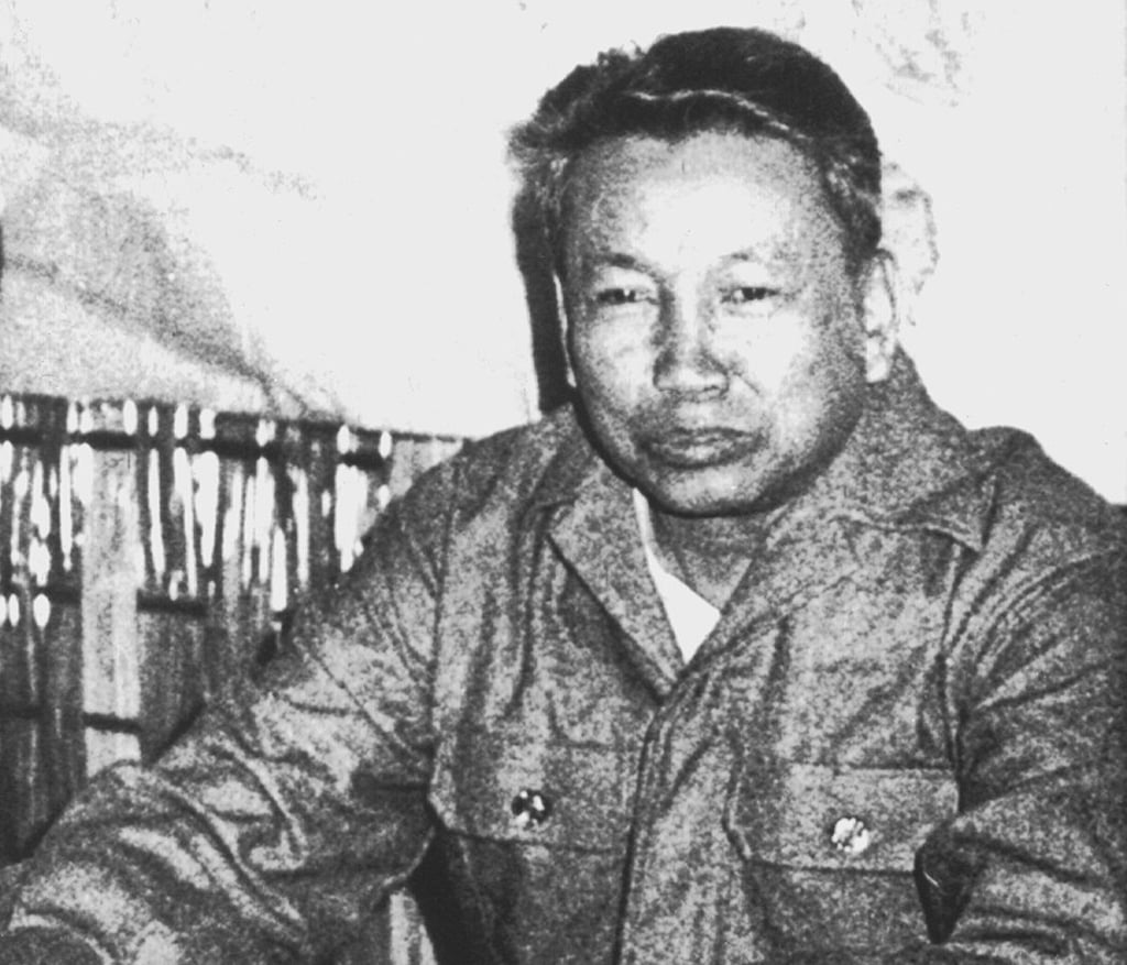Pol Pot während eines Interviews in einem Guerilla-Lager an der thailändisch-kambodschanischen Grenze im Dezember 1979.