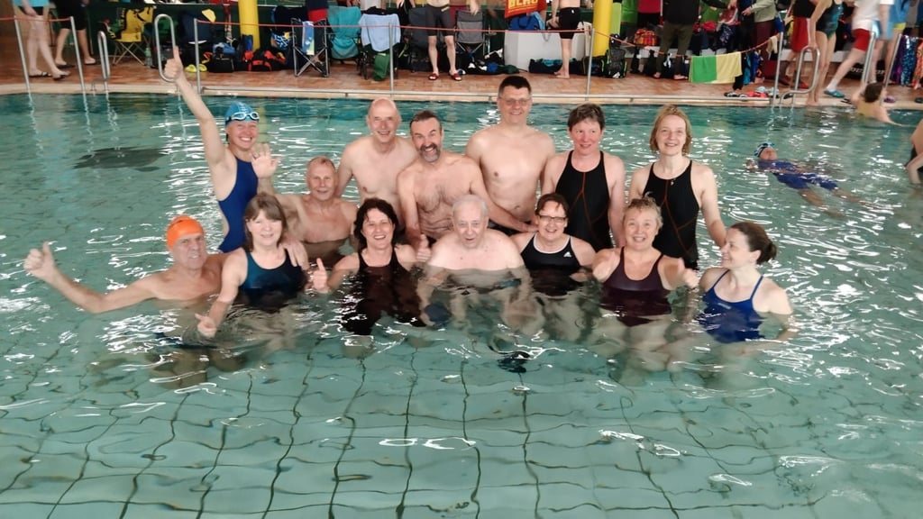 Das Magdeburger Team der Senioren-Rettungsschwimmer von der Deutschen Lebensrettungsgesellschaft nahm erfolgreich an den Deutschen Meisterschaften teil. Goldmedaillen, gute Platzierungen und Rekorde brachten die Teilnehmer wieder mit nach Hause.