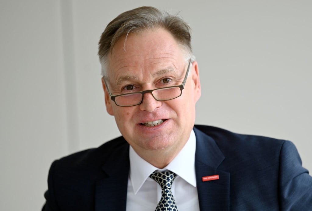 Stefan Lobenstein, Präsident der Handwerkskammer Erfurt, in einer Pressekonferenz.