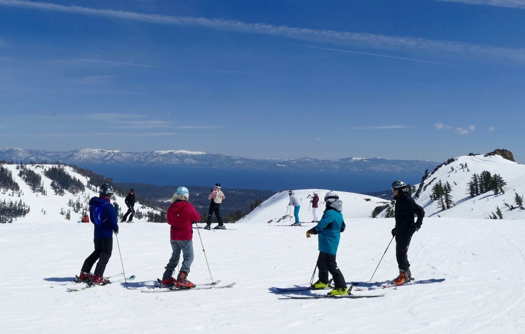 Blick auf den Lake Tahoe. Schneerekorde bescheren Kalifornien eine lange Skisaison.