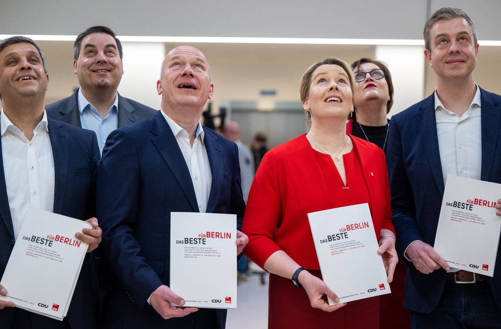 Vorsitzendere der SPD Berlin und Vorsitzendere der CDU Berlin, stellen den ausgehandelten Koalitionsvertrags vor.