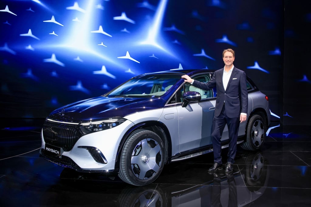 Ola Källenius, Vorsitzender des Vorstands der Mercedes-Benz Group AG, stellt auf der Automesse in Shanghai mit dem Mercedes-Maybach EQS SUV das erste vollelektrische Fahrzeug der Luxusmarke Maybach vor.