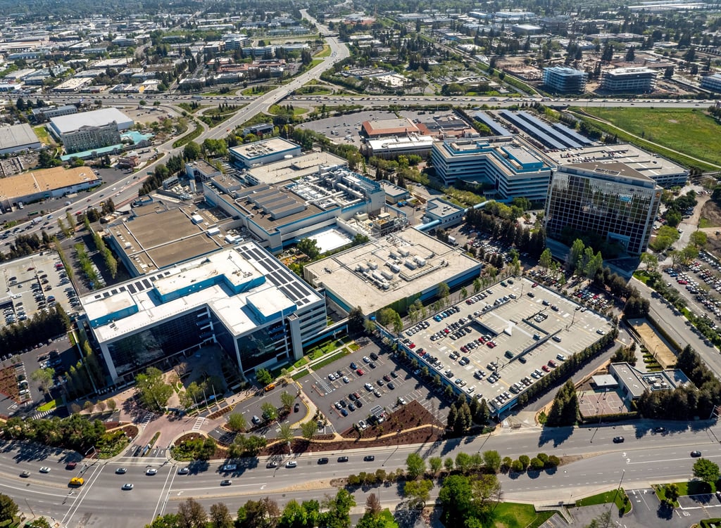 Intel hat seinen Hauptsitz im kalifornischen Santa Clara, das zum Silicon Valley zählt.