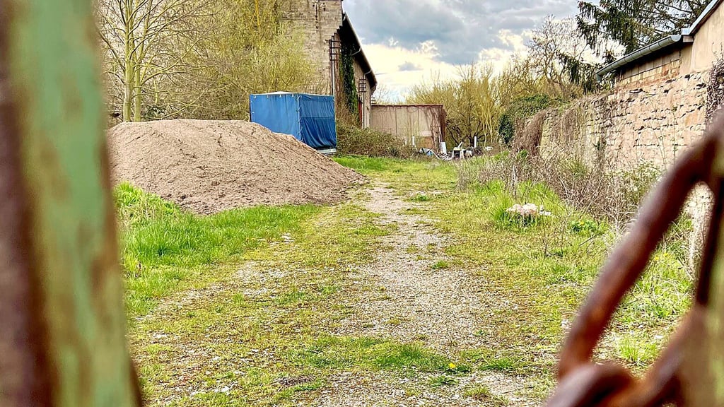 Zwei Grundstücke rund um den Schotterweg in Ilberstedt sind Hauptbestandteil des Zwists.