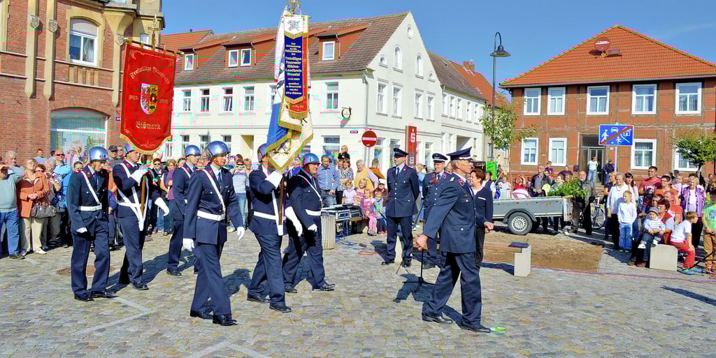 Wie vor zehn Jahren werden die Kameraden der Feuerwehr Bismark auch zum 140-jährigen Bestehen am Sonnabend, 29. April, mit befreundeten Wehren in einem großen Festumzug auf den Marktplatz marschieren.